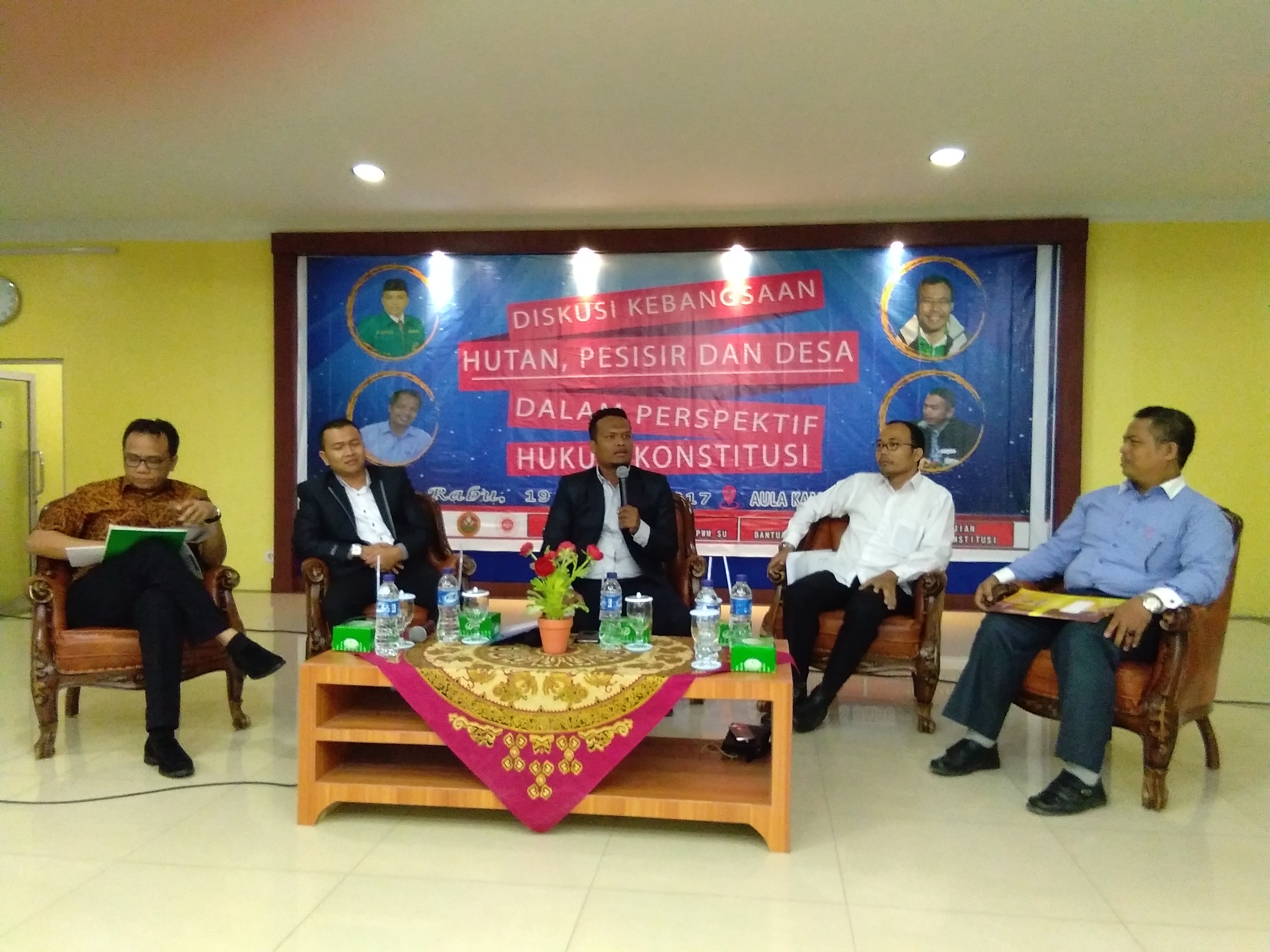 Diskusi Kebangsaan, Hutan, Pesisir dan Desa Dalam Perspektif Hukum Konstitusi