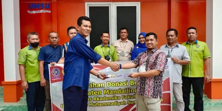 Fakultas Hukum UMSU salurkan Donasi Bencana Kabupaten Mandailing Natal