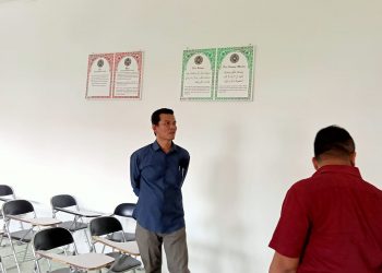 DEKAN BERSAMA KEPALA BAGIAN MENINJAU RUANG KELAS FAKULTAS HUKUM UMSU