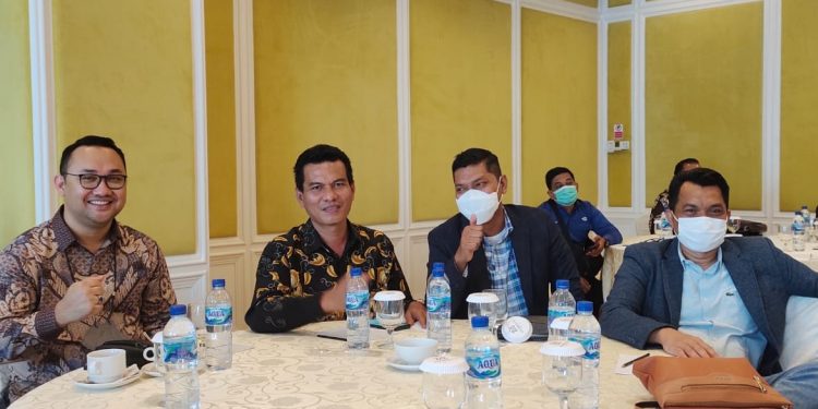Dekan Fakultas Hukum UMSU Hadiri Debat Kandidat Calon Ketua Peradi Medan