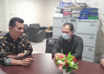 Dekan Fakultas Hukum UMSU Memimpin Rapat dengan Staf Guna Persiapan Wajah Baru di Fakultas Hukum UMSU
