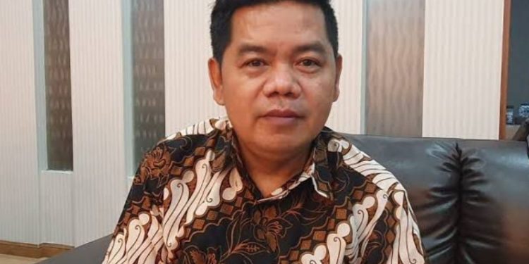 Dr. Alpi Sahari, SH. M.Hum