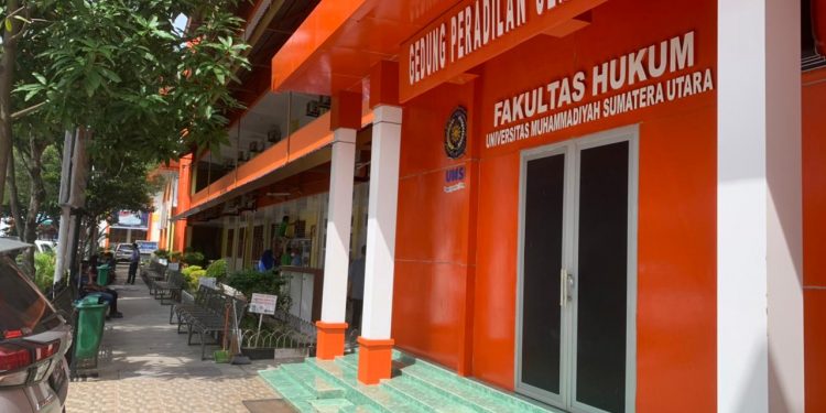 Fakultas Hukum UMSU Menyelenggarakan kegiatan NGAJI KONSTITUSI dengan tema “Sosialisasi Ngaji Konstitusi Menuju Contitutional Moot Court Competition”