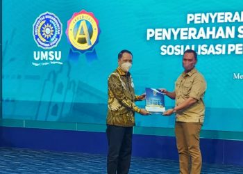 Editor in Chief Delegalata Jurnal Ilmu Hukum Fakultas Hukum UMSU Terima SK Pengelola Dari Rektor UMSU