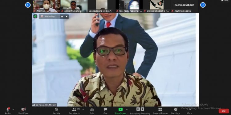 Dekan FH UMSU Membuka Webinar Dialog Konstitusi Bersama Kordinator Tenaga Ahli Komisi III DPR RI