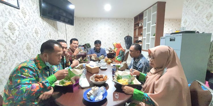 Coffee morning Fakultas Hukum UMSU Pimpinan beserta Staf