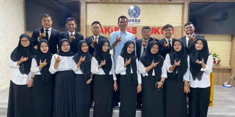 Lima Belas Peserta Sidang Meja Hijau di buka langsung oleh Dekan Fakultas Hukum Dr. Faisal, SH., M.Hum