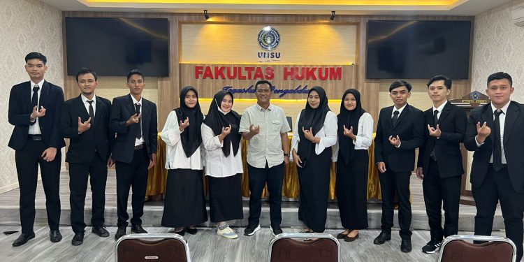 Sepuluh Peserta Sidang Meja Hijau Fakultas Hukum UMSU dibuka langsung oleh Wakil Dekan I Dr. Zainuddin, SH., MH